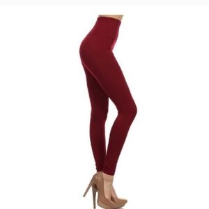 NWOT Yelete Seamless Maroon Leggings, Size O/S